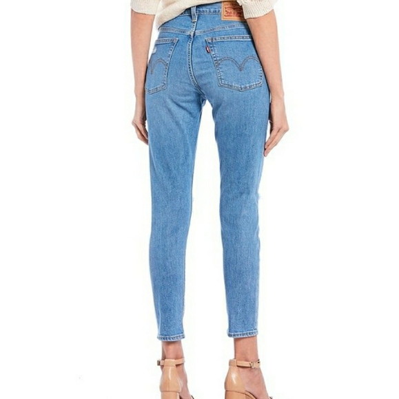 Levi's Wedgie Fit High Rise Distressed Jeans - Picture 4 of 4